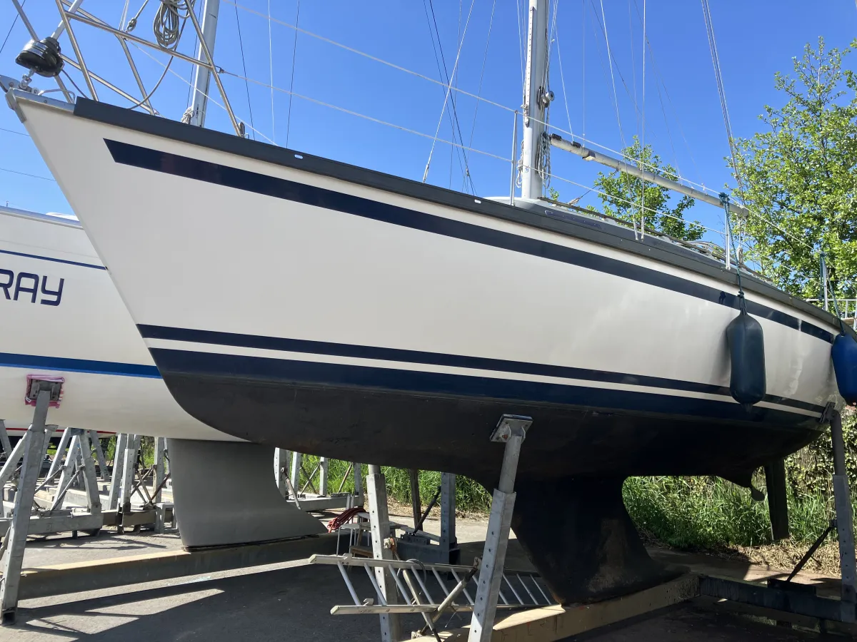 Polyester Sailboat Dufour 29