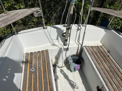 Polyester Sailboat Dufour 29 Photo 23