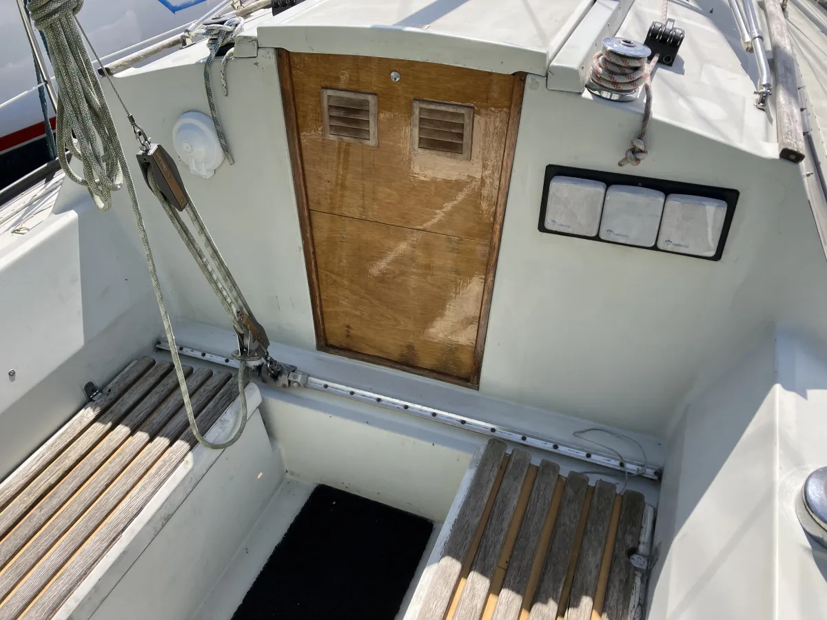 Polyester Sailboat Dufour 29