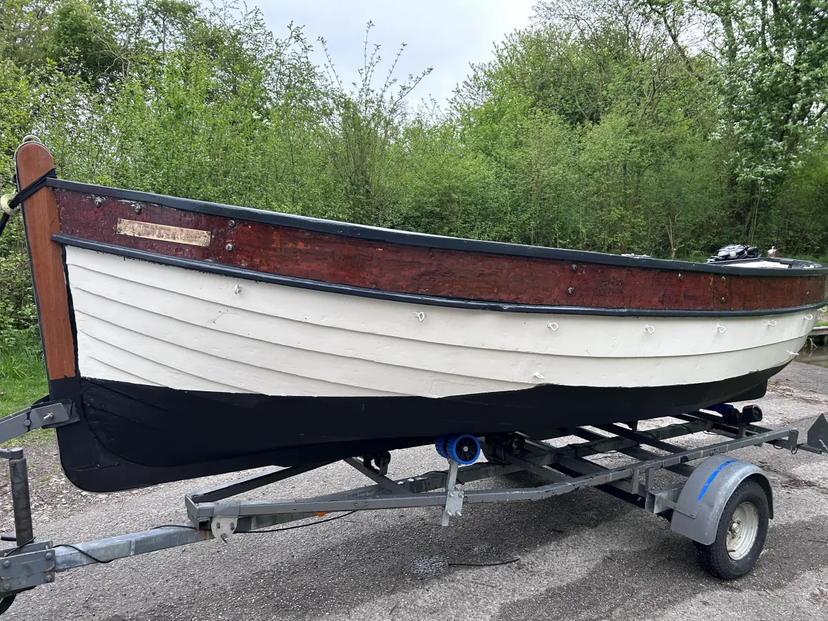 Holz Sloep Rettungsboot 465