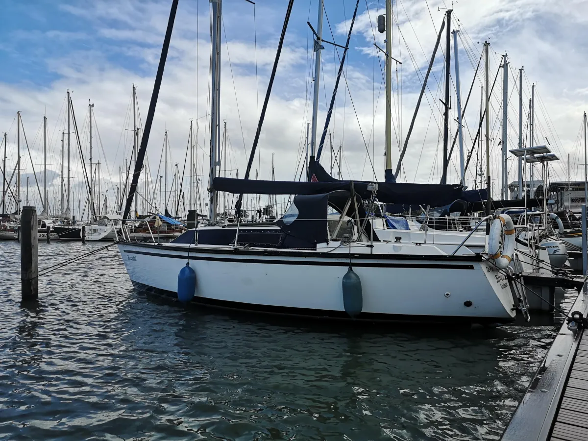 Polyester Sailboat Dufour 1800