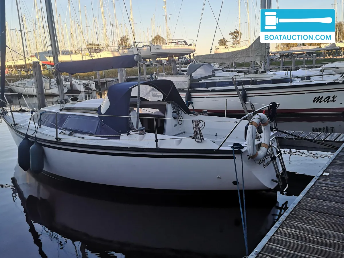 Thumbnail - Dufour 1800