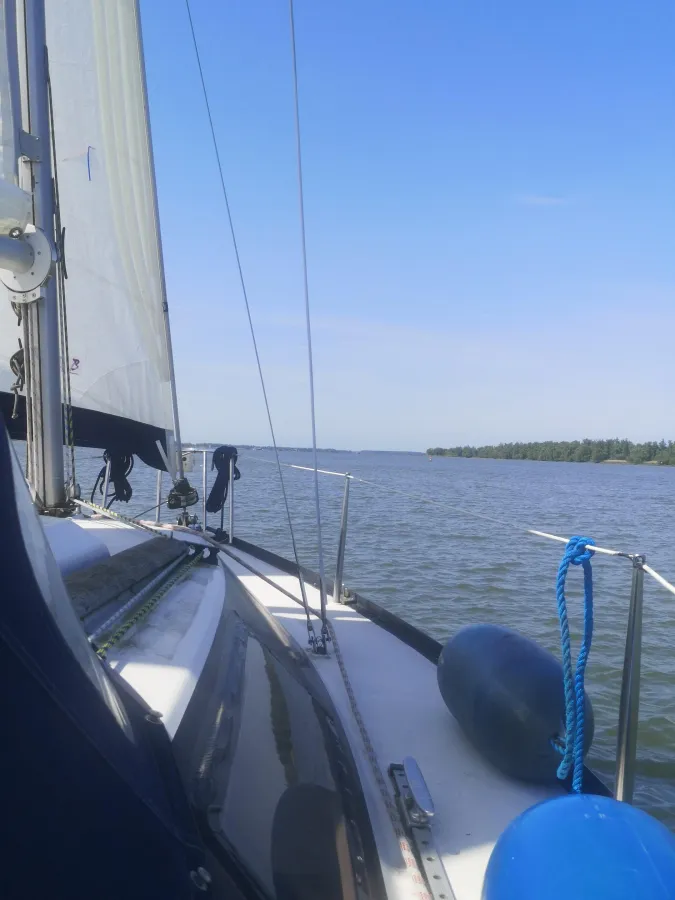 Polyester Sailboat Dufour 1800