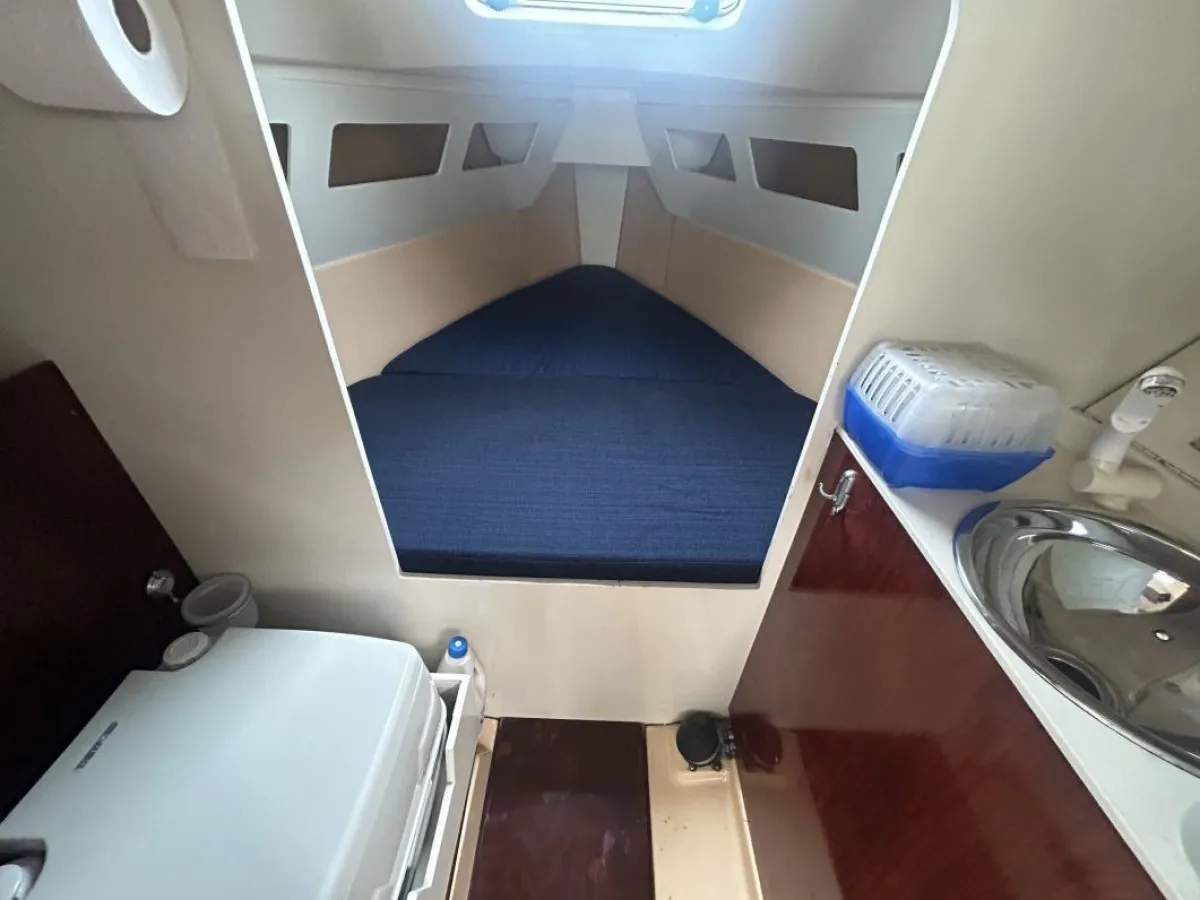 Polyester Sailboat Dufour 1800