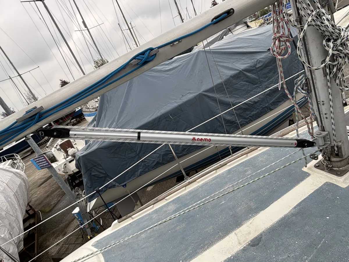 Polyester Sailboat Verl 900