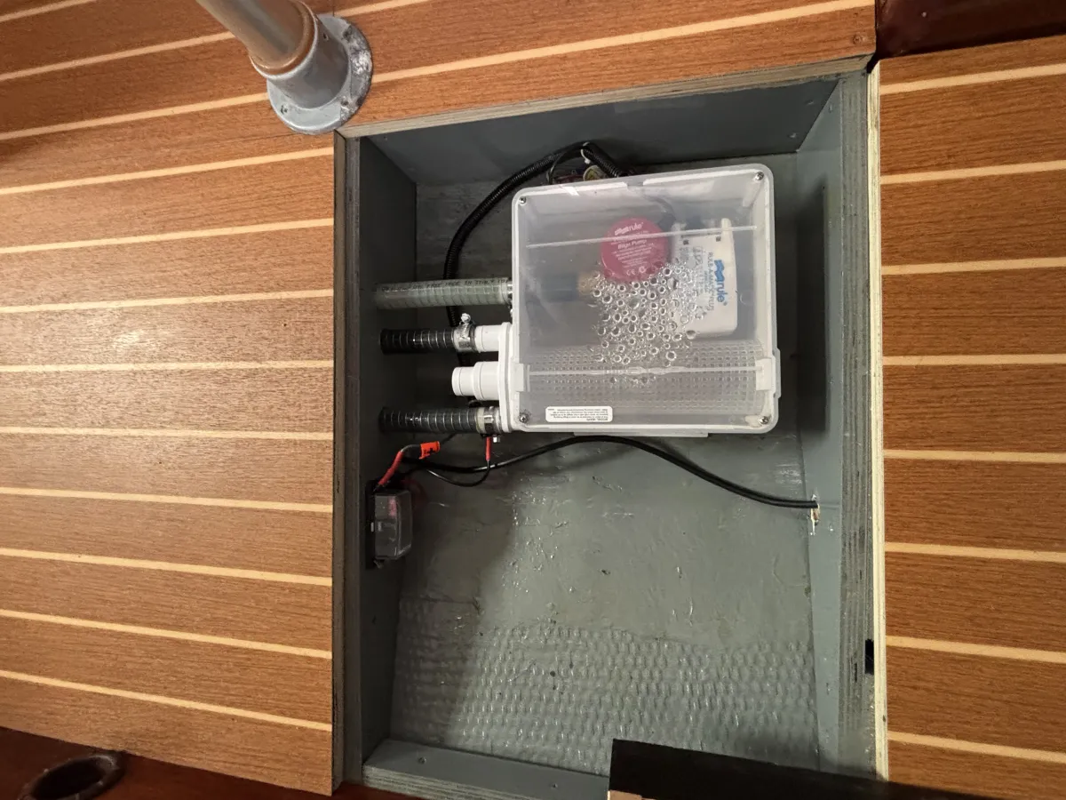 Polyester Sailboat Verl 900