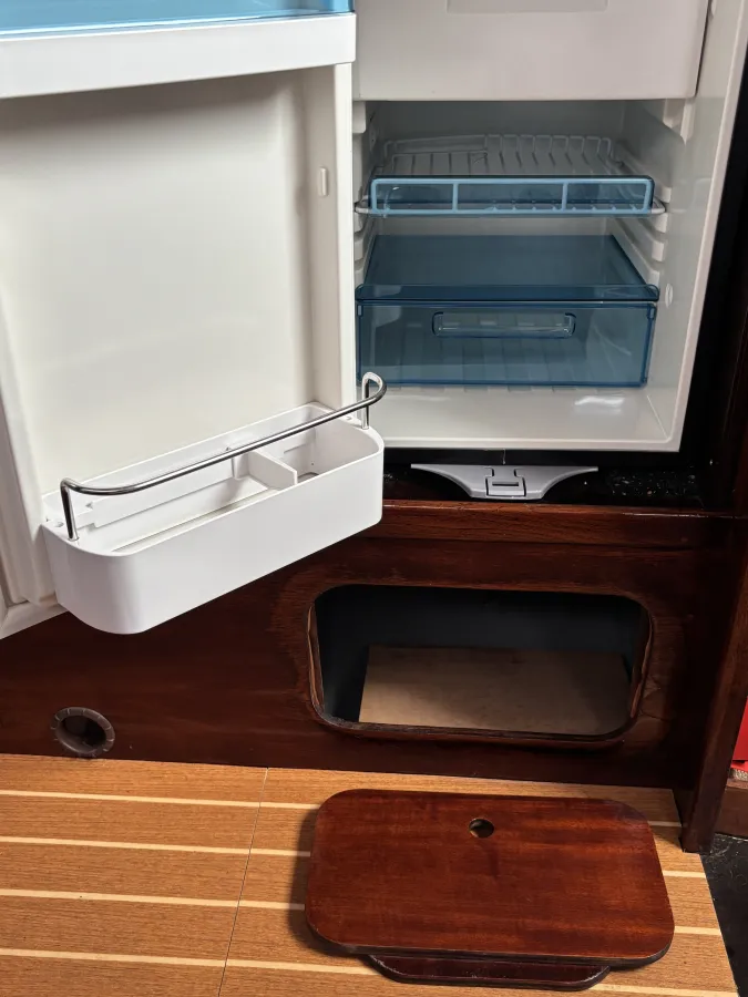 Polyester Sailboat Verl 900