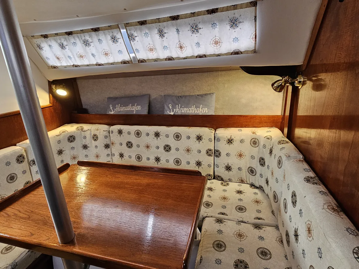 Polyester Sailboat Verl 900