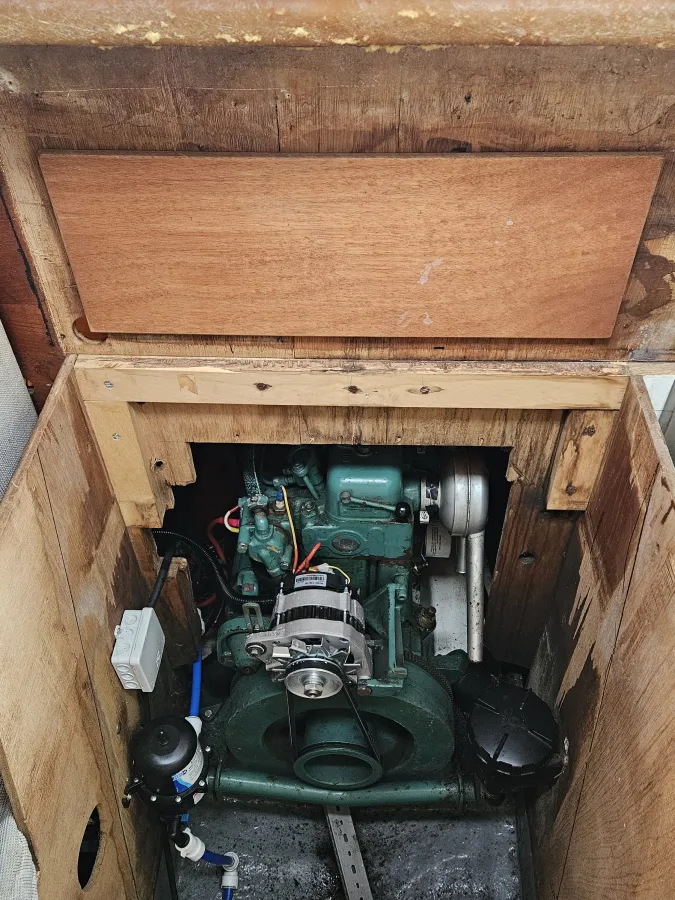 Polyester Sailboat Verl 900