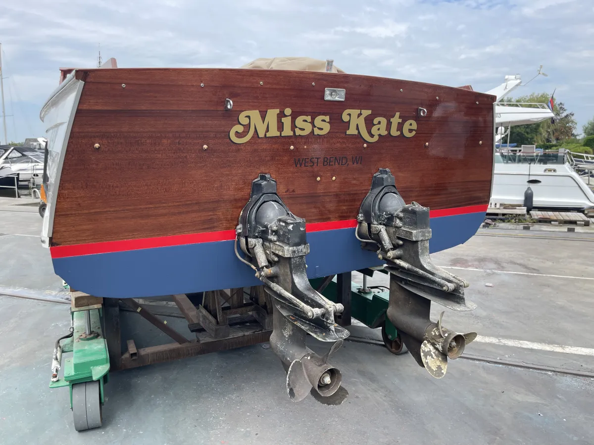 Wood Speedboat Cruisers inc. Barnegat
