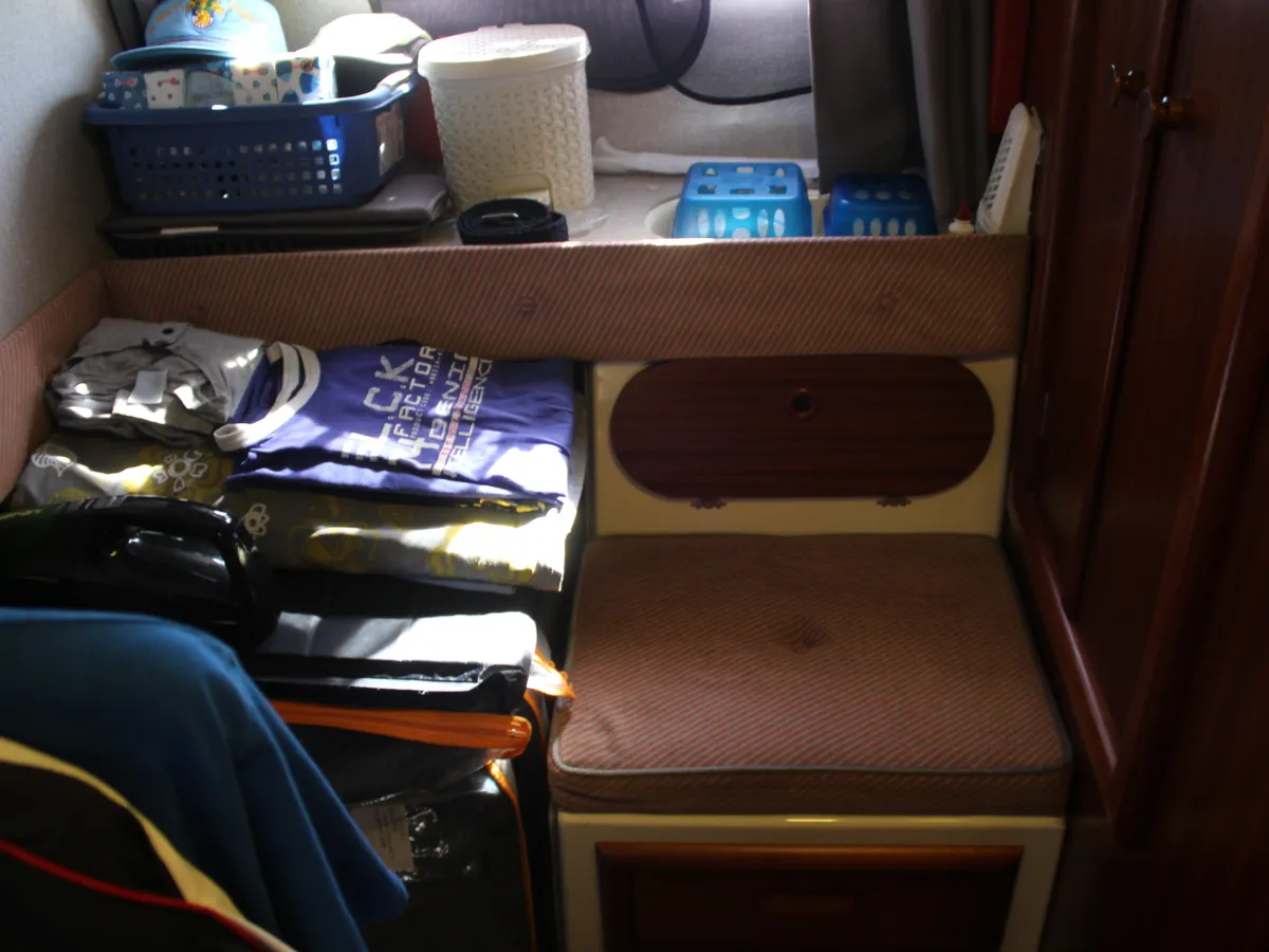 Polyester Motorboat Sealine 305 Statesman