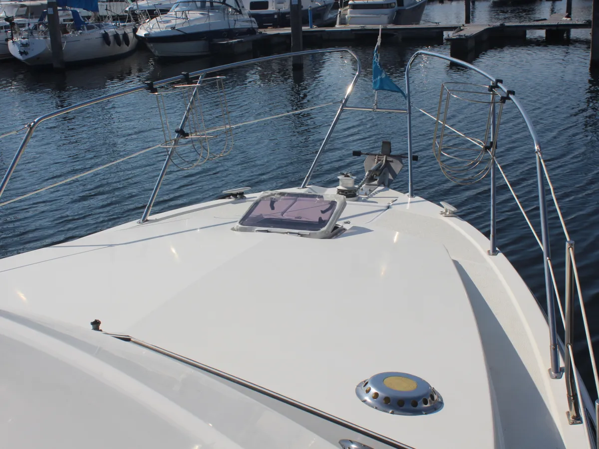Polyester Motorboat Sealine 305 Statesman