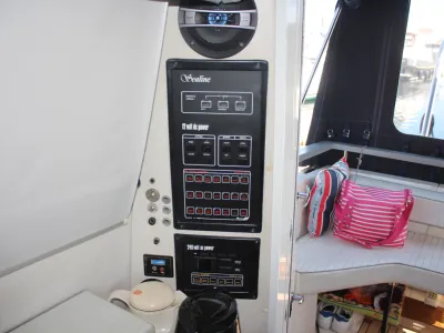 Polyester Motorboat Sealine 305 Statesman Photo 20