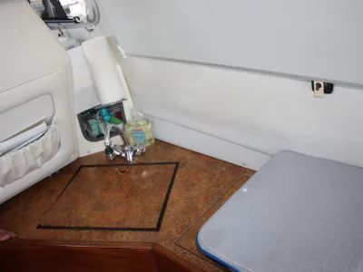 Polyester Motorboat Sealine 305 Statesman Photo 22