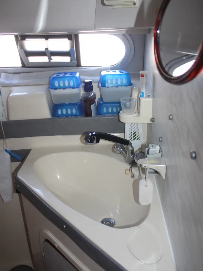 Polyester Motorboat Sealine 305 Statesman