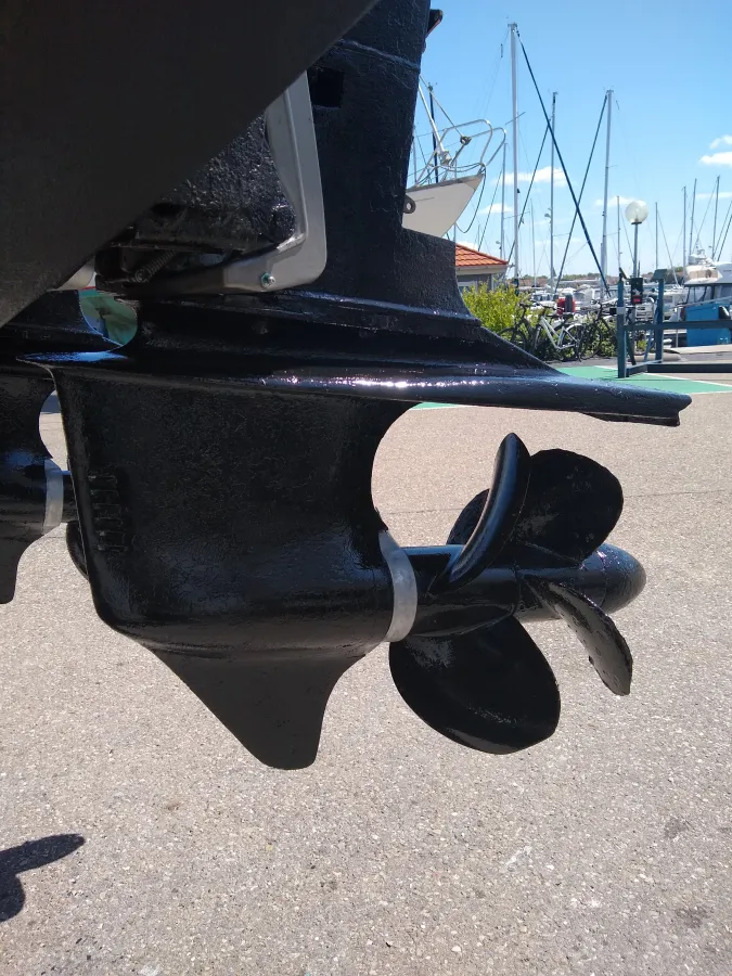 Polyester Motorboat Sealine 305 Statesman