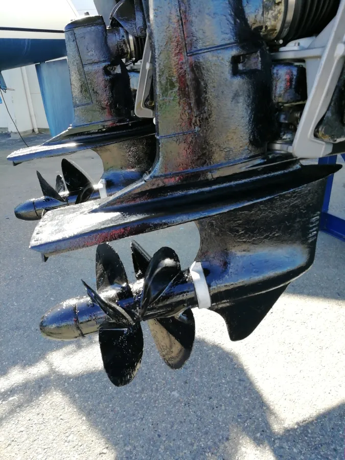 Polyester Motorboat Sealine 305 Statesman