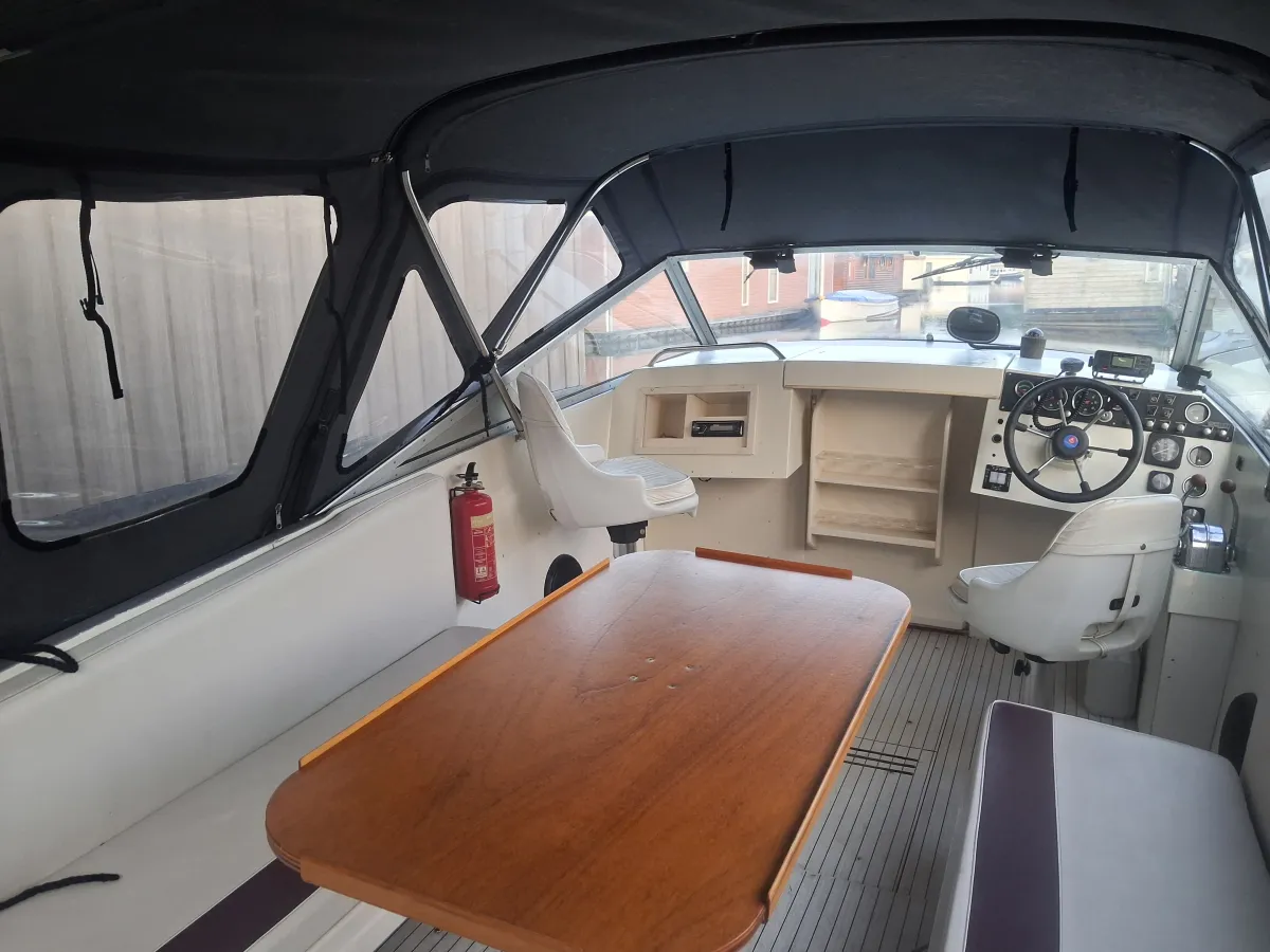 Polyester Speedboat Fjord 24 daycruiser