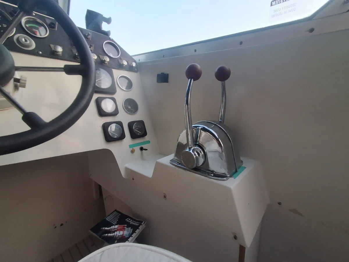 Polyester Speedboat Fjord 24 daycruiser