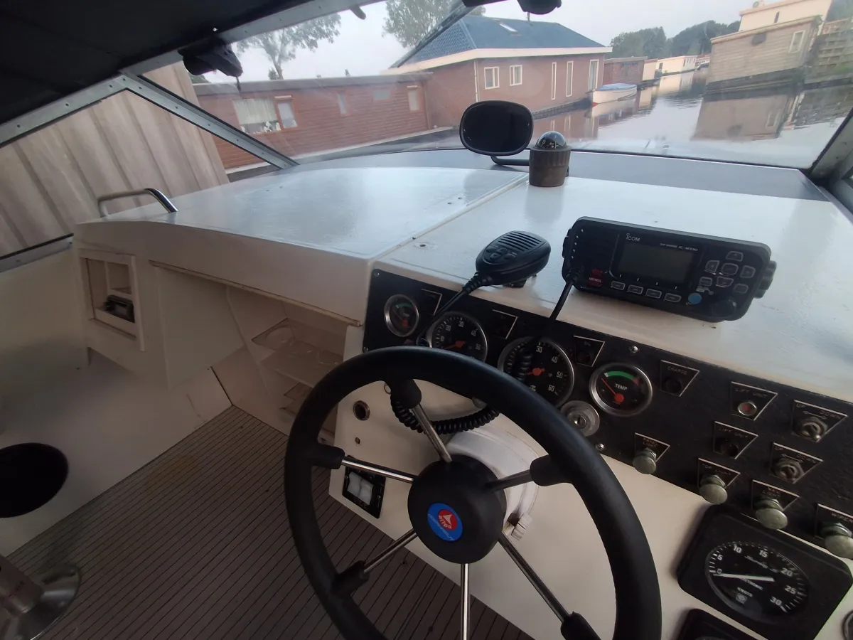 Polyester Speedboat Fjord 24 daycruiser
