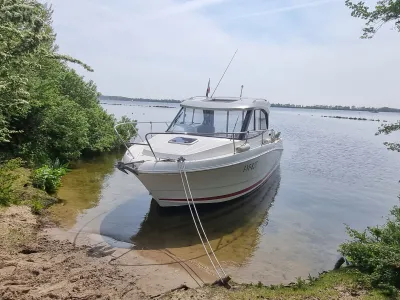 Polyester Speedboat Beneteau Antares 680 Photo 5