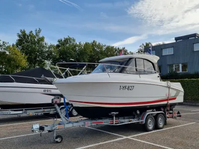 Polyester Speedboat Beneteau Antares 680 Photo 4