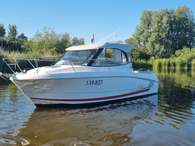 Polyester Speedboat Beneteau Antares 680 Photo 2