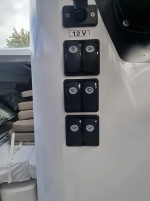 Polyester Speedboat Beneteau Antares 680 Photo 17