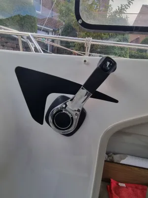 Polyester Speedboat Beneteau Antares 680 Photo 9