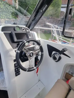 Polyester Speedboat Beneteau Antares 680 Photo 8