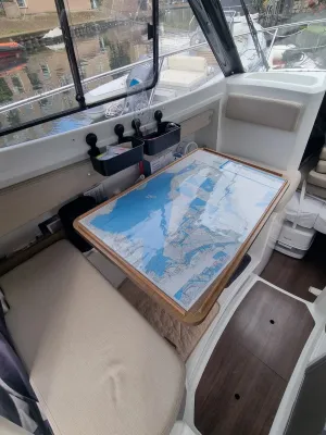 Polyester Speedboat Beneteau Antares 680 Photo 12