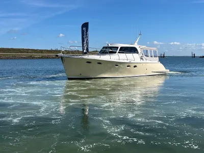 Polyester Motorboat Rockharbour 42S Photo 4