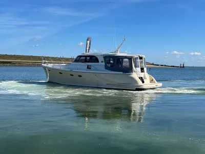 Polyester Motorboat Rockharbour 42S Photo 5