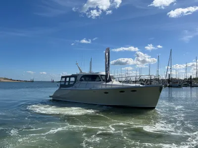 Polyester Motorboat Rockharbour 42S Photo 10