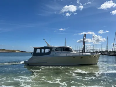 Polyester Motorboat Rockharbour 42S Photo 11