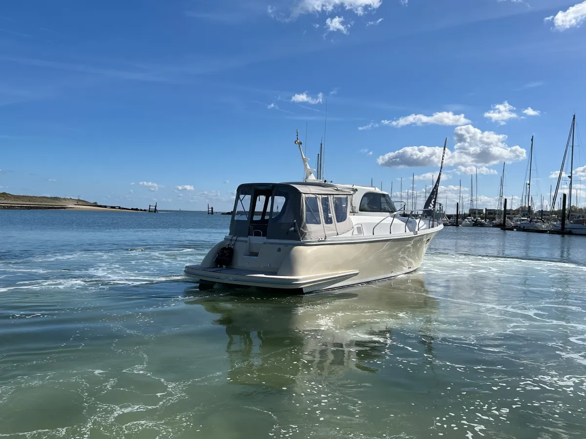 Polyester Motorboat Rockharbour 42S