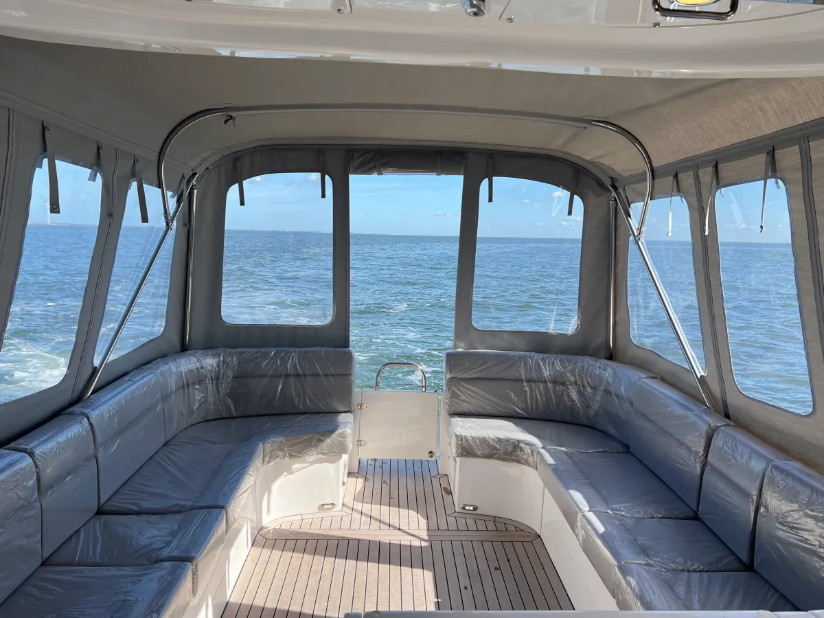 Polyester Motorboat Rockharbour 42S