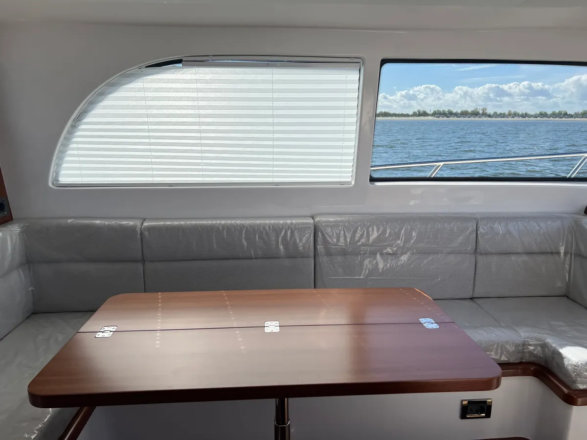 Polyester Motorboat Rockharbour 42S