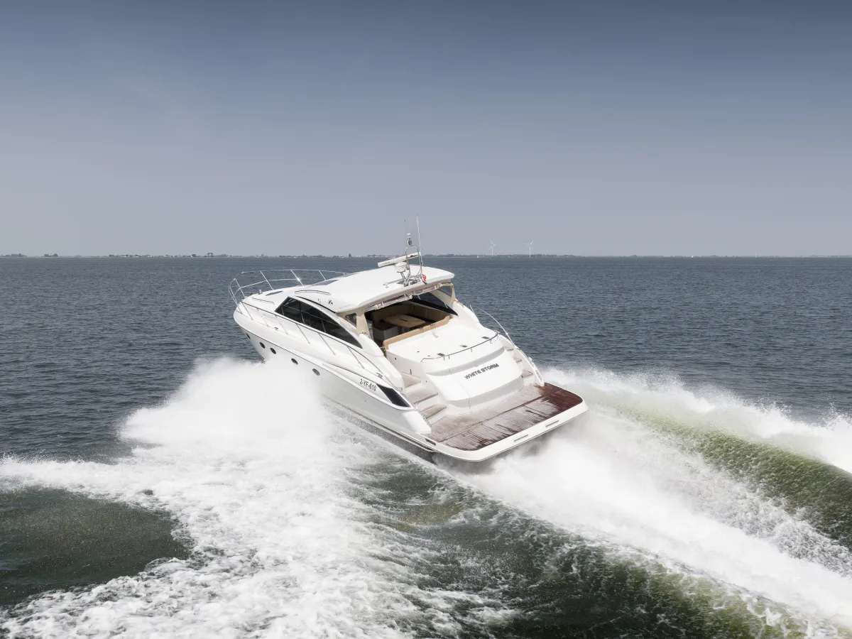 Polyester Bateau à moteur Princess v56
