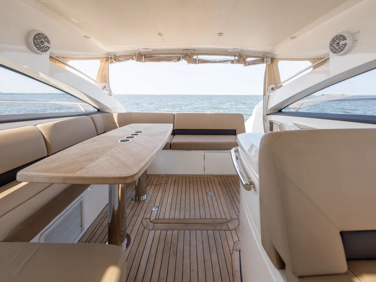 Polyester Bateau à moteur Princess v56
