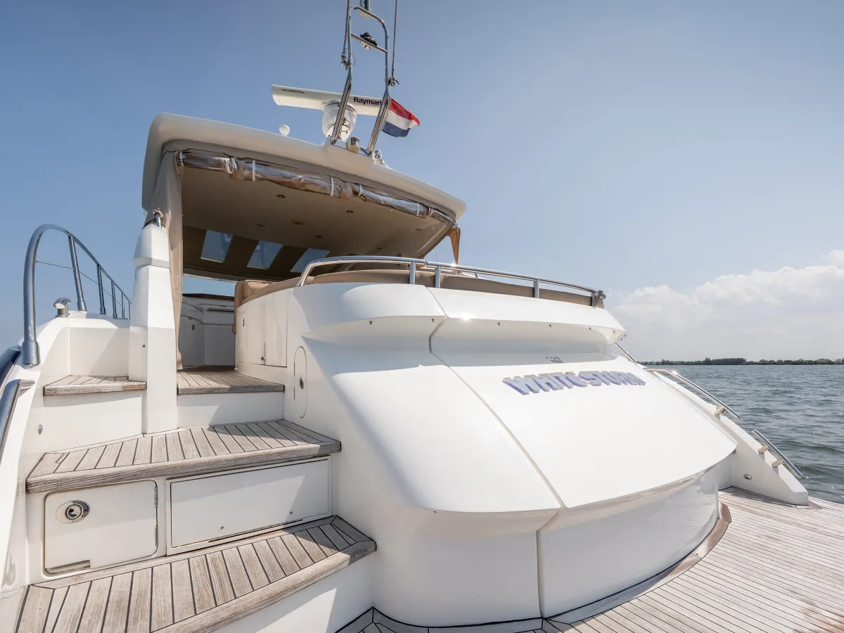 Polyester Bateau à moteur Princess v56