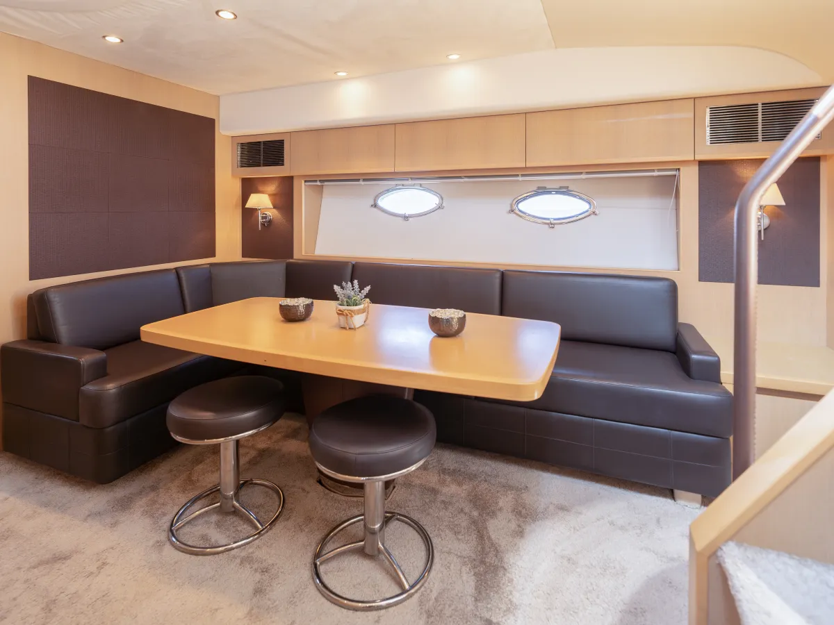 Polyester Bateau à moteur Princess v56