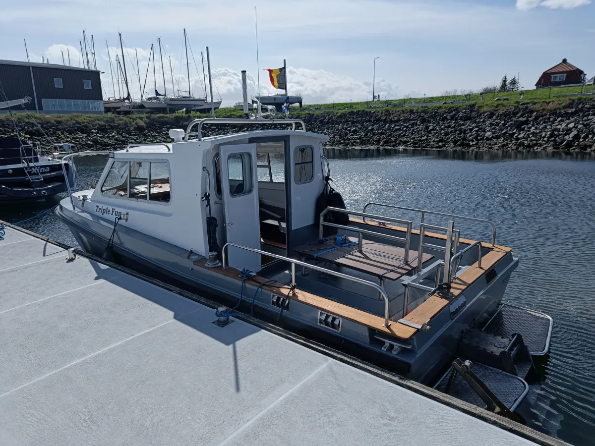 Polyester Workboat Offshore Yachts 707