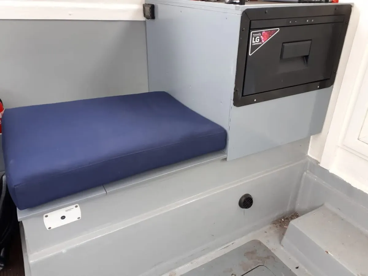 Polyester Workboat Offshore Yachts 707
