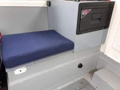 Polyester Workboat Offshore Yachts 707 Photo 8