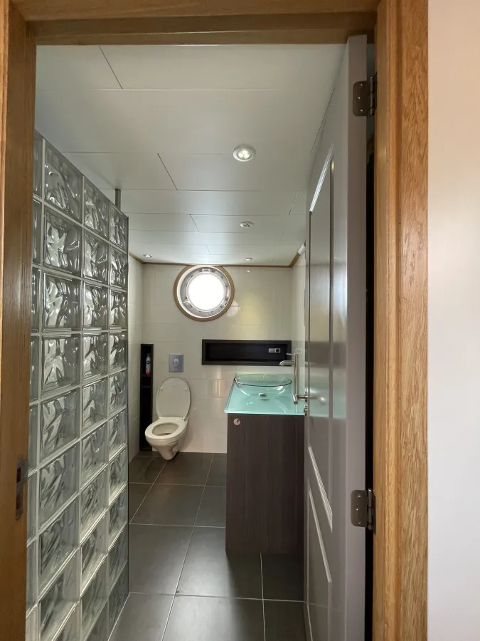 Steel Houseboat Luxe Motor 2460