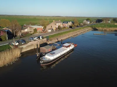 Steel Houseboat Luxe Motor 2460 Photo 1