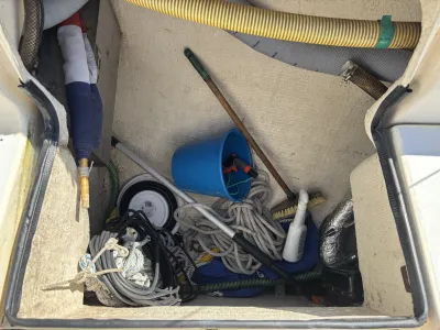 Polyester Sailboat Jeanneau Fantasia 27 Photo 8