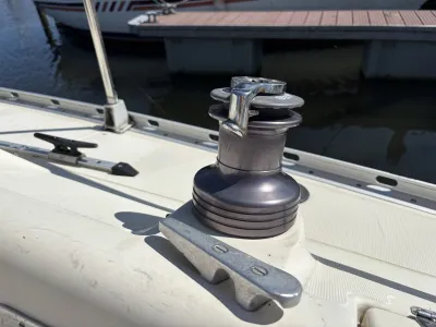 Polyester Sailboat Jeanneau Fantasia 27 Photo 9