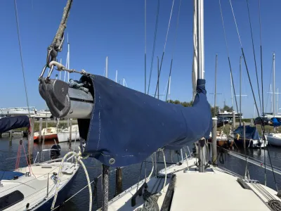 Polyester Sailboat Jeanneau Fantasia 27 Photo 4